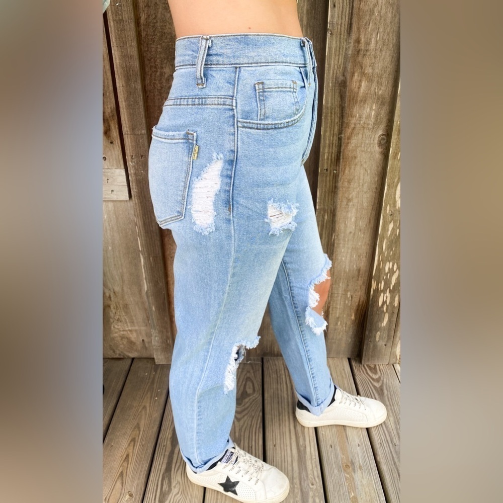 Vibrant MIU High Rise Distressed Light Wash All to Me Mom Denim Jeans - Picture 6 of 13